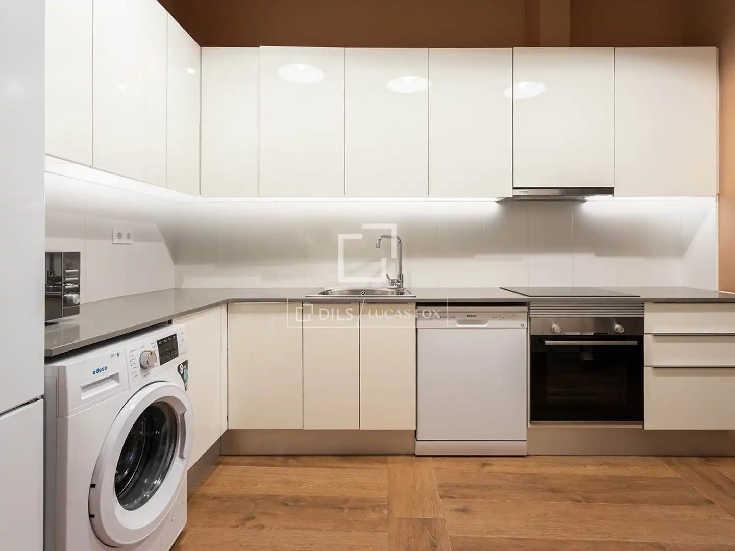 Cocina de Piso en venta en Barcelona con Aire acondicionado, Terraza y Amueblado