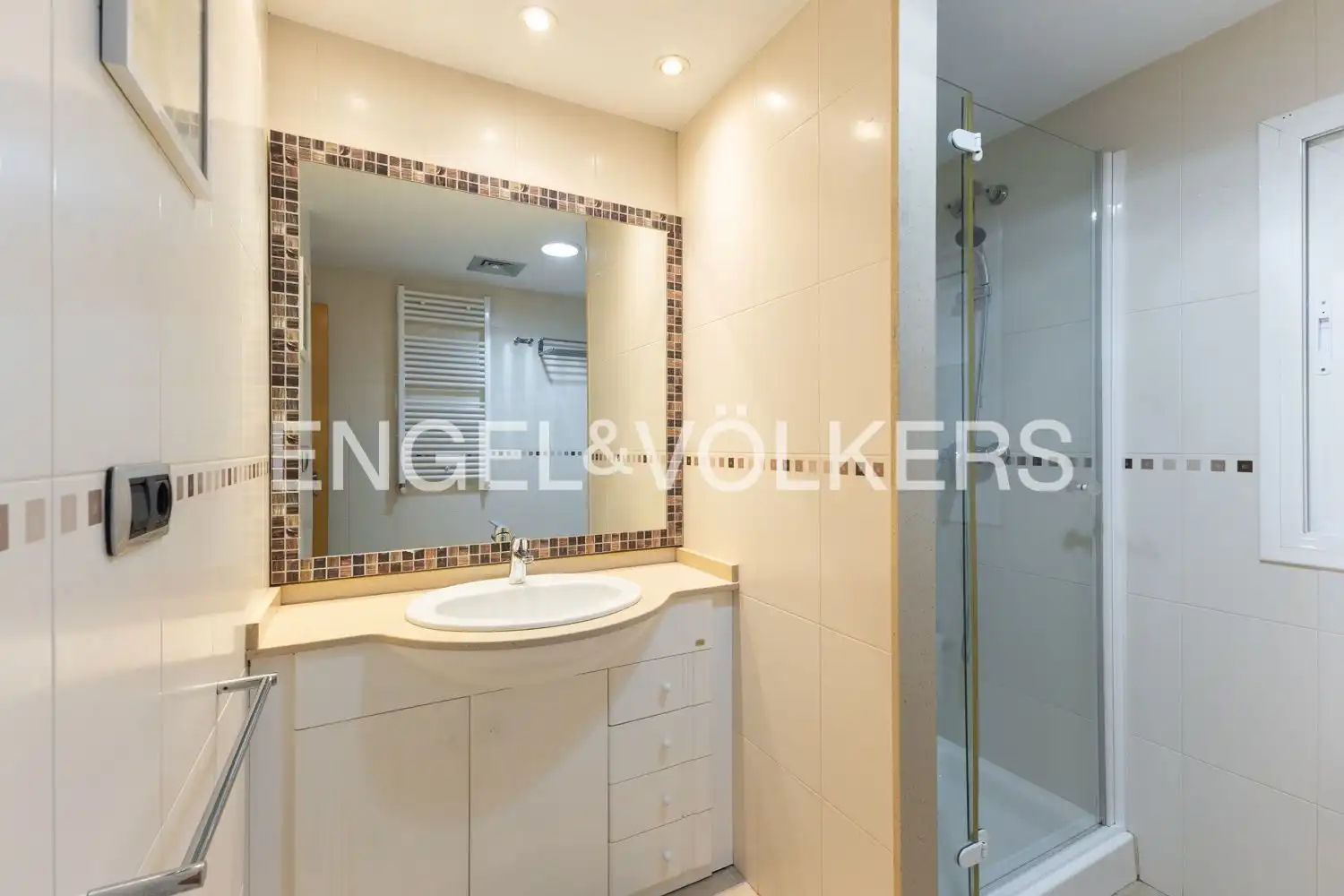 Bathroom of Detached homes for rent in Castellón de la Plana / Castelló de la Plana  with Air Conditioner, Heating and Private garden