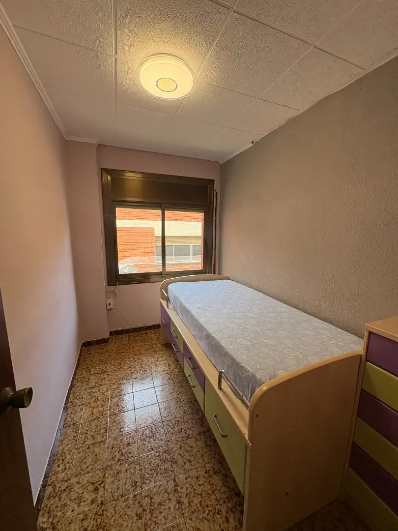 Schlafzimmer von Wohnung zum Verkauf in Badalona mit Balkon