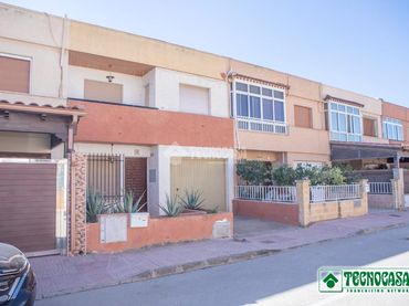 Casa bifamiliare con balcone in vendita a Pulpí pueblo