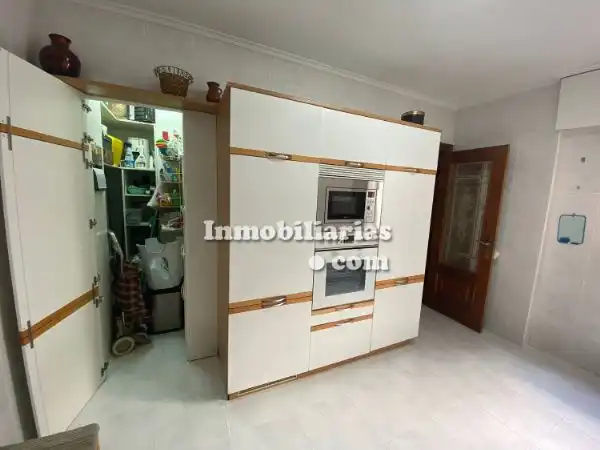 Cocina de Piso en venta en Castro-Urdiales con Calefacción, Terraza y Horno