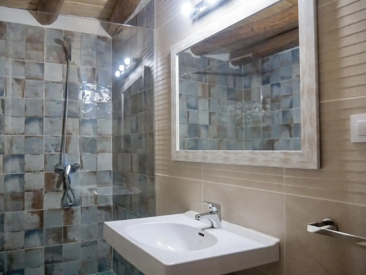 Bathroom of Houses for sale in Corteconcepción  with Private garden, Terrace and Storage room