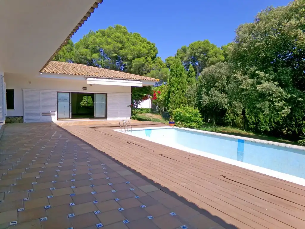 Swimming pool of Houses for sale in L'Escala
