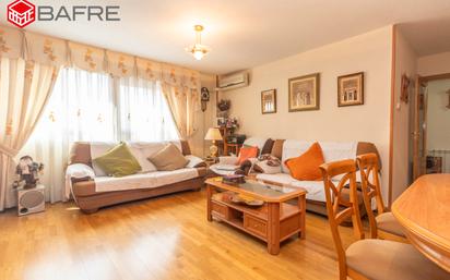 Living room of Flat for sale in Valdemoro  with Air Conditioner, Heating and Parquet flooring