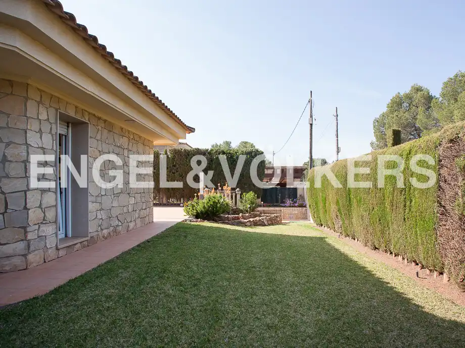 Jardín de Casa o chalet en venta en Serra con Calefacción, Jardín privado y Trastero