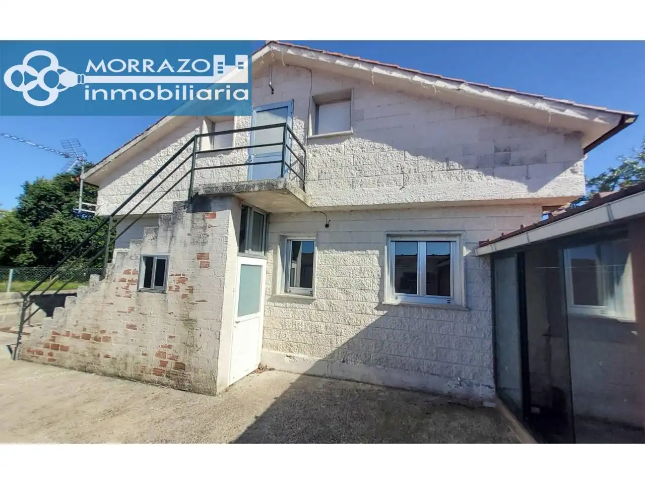 Vista exterior de Casa o chalet en venta en A Estrada  con Aire acondicionado, Piscina y Amueblado