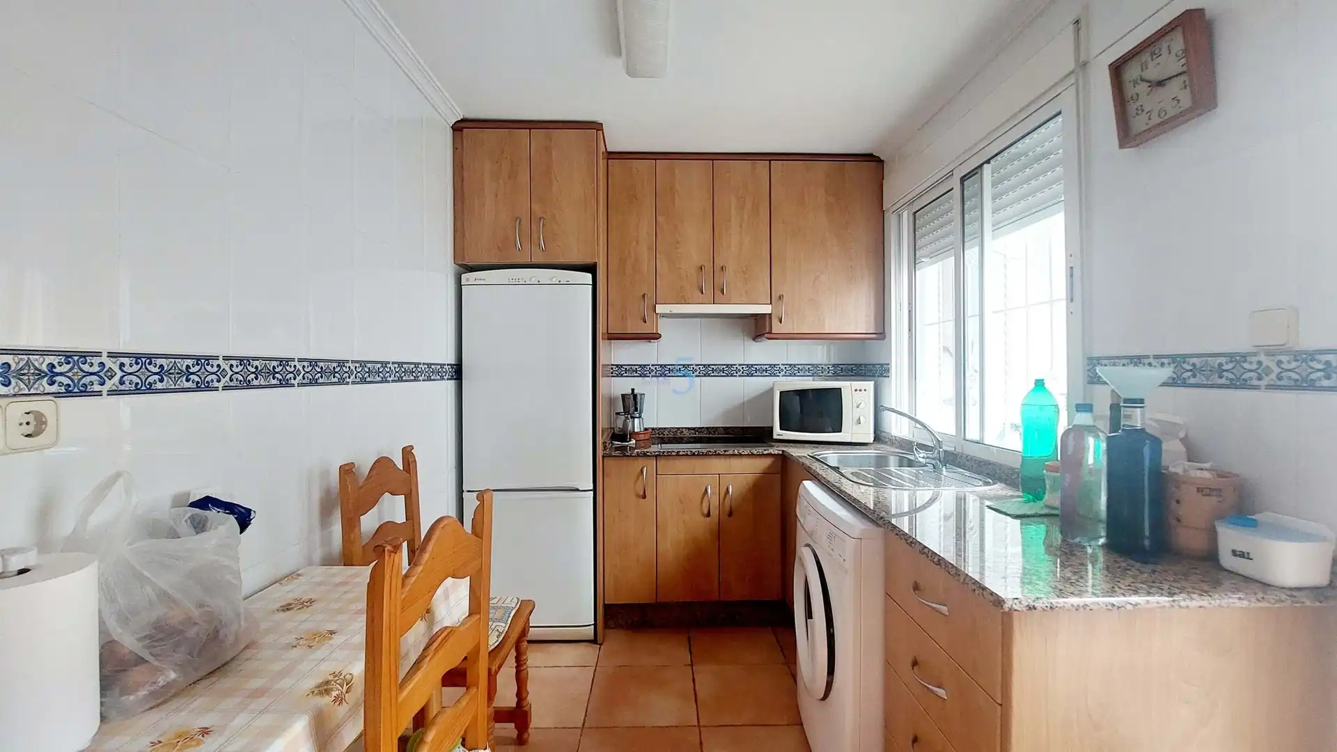 Cuina de Casa adosada en venda en Los Alcázares amb Terrassa, Moblat i Balcó