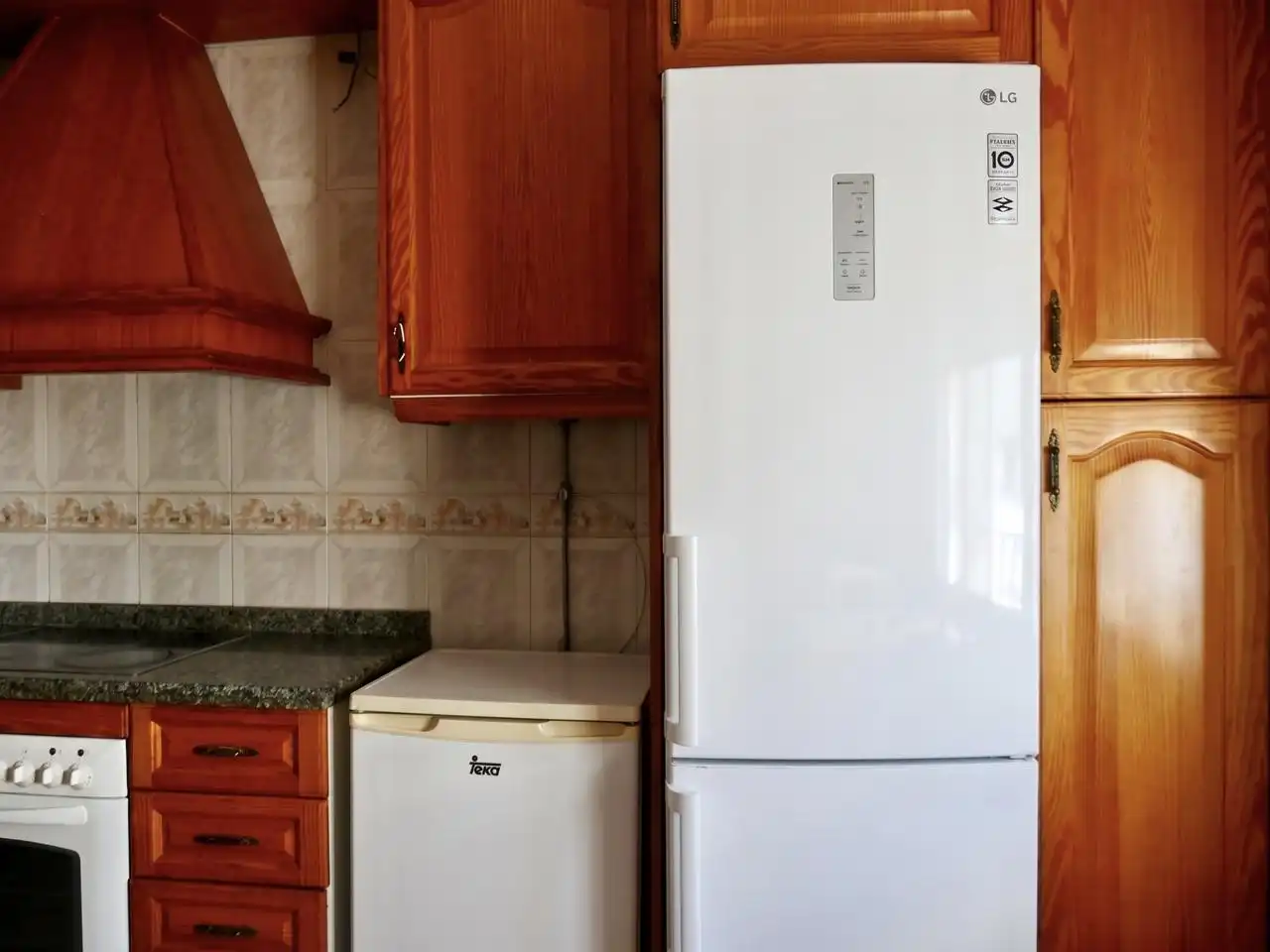 Kitchen of Flat for sale in Sevilla  with Air Conditioner and Furnished