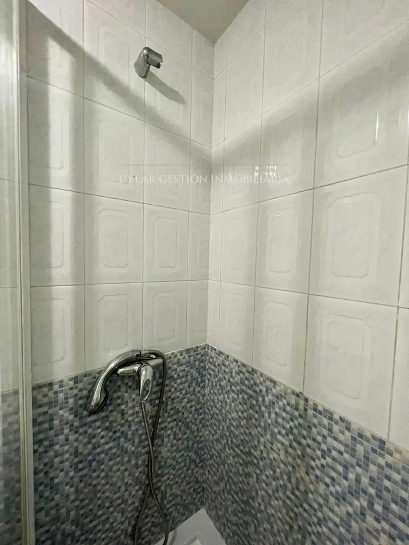 Baño de Piso en venta en Salamanca con Calefacción, Terraza y Amueblado