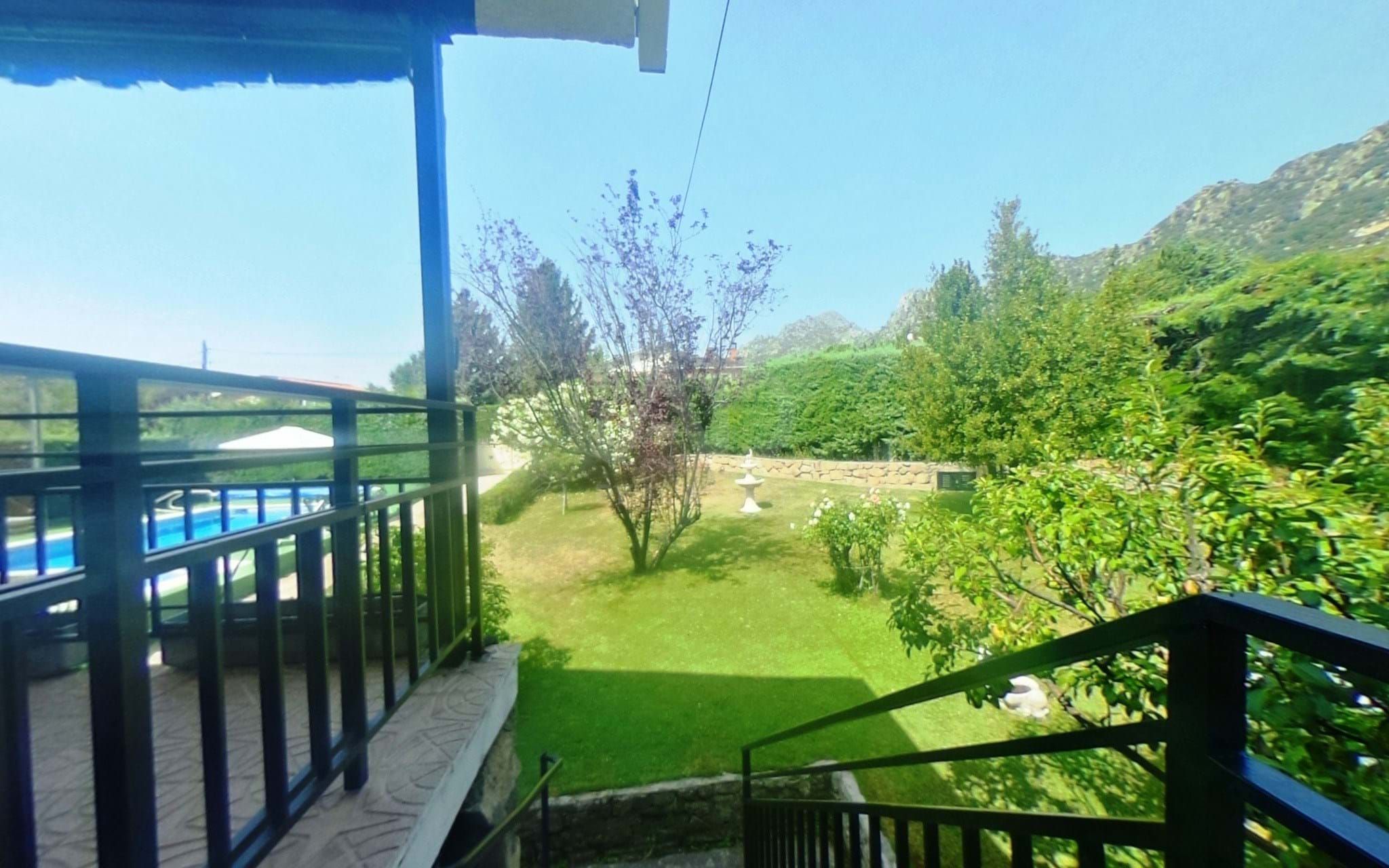 Jardí de Casa o xalet en venda en La Cabrera amb Calefacció, Terrassa i Piscina