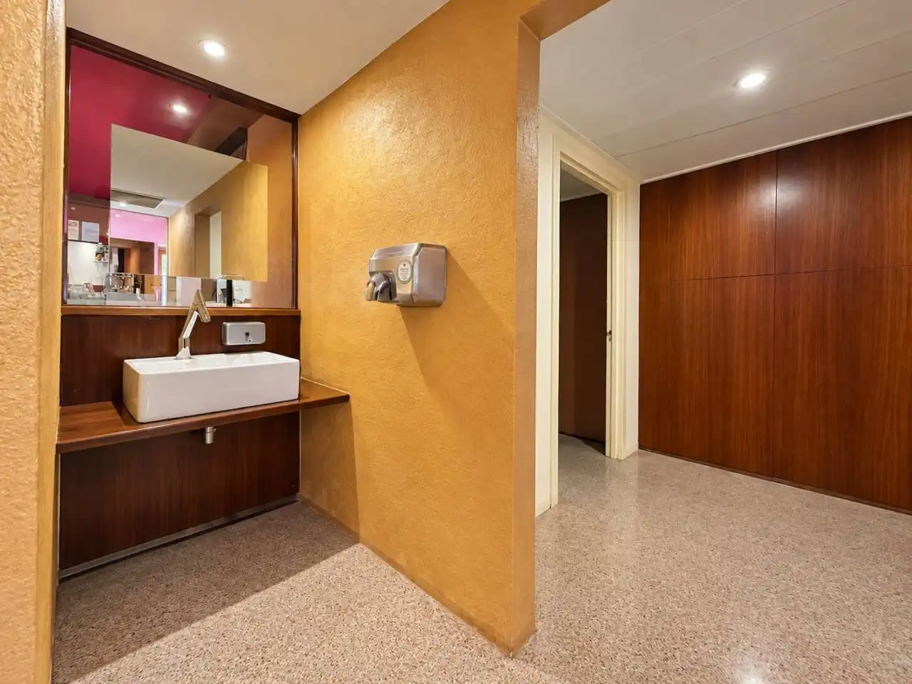 Local comercial en venta en Calle Puigmal, imagen 23