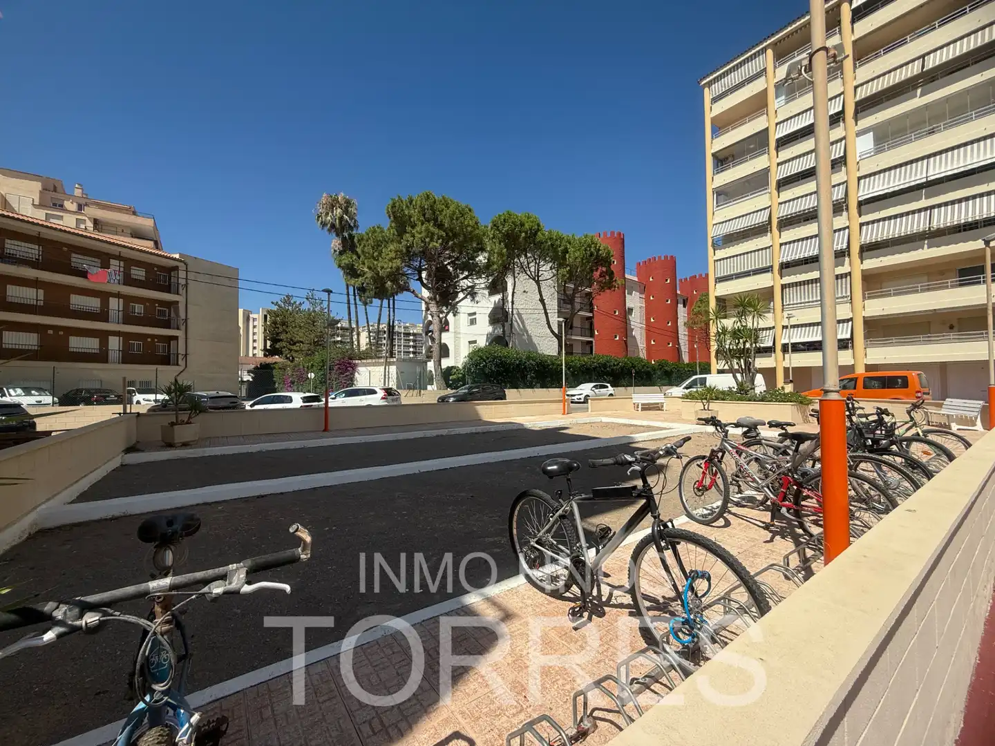 Vista exterior de Apartament en venda en Peñíscola / Peníscola amb Aire condicionat, Terrassa i Piscina comunitària