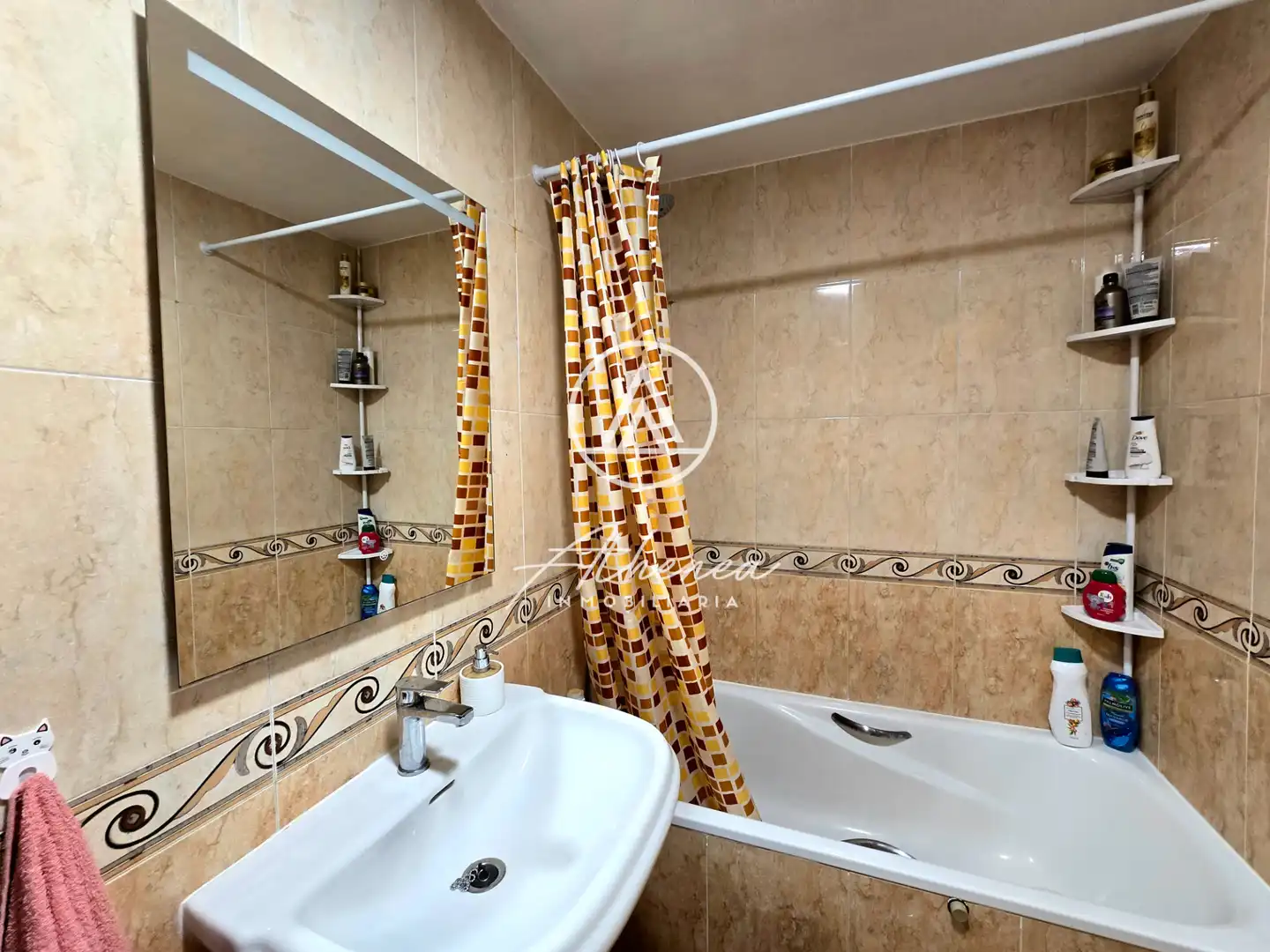 Baño de Piso en venta en Roquetas de Mar con Terraza, Amueblado y Horno