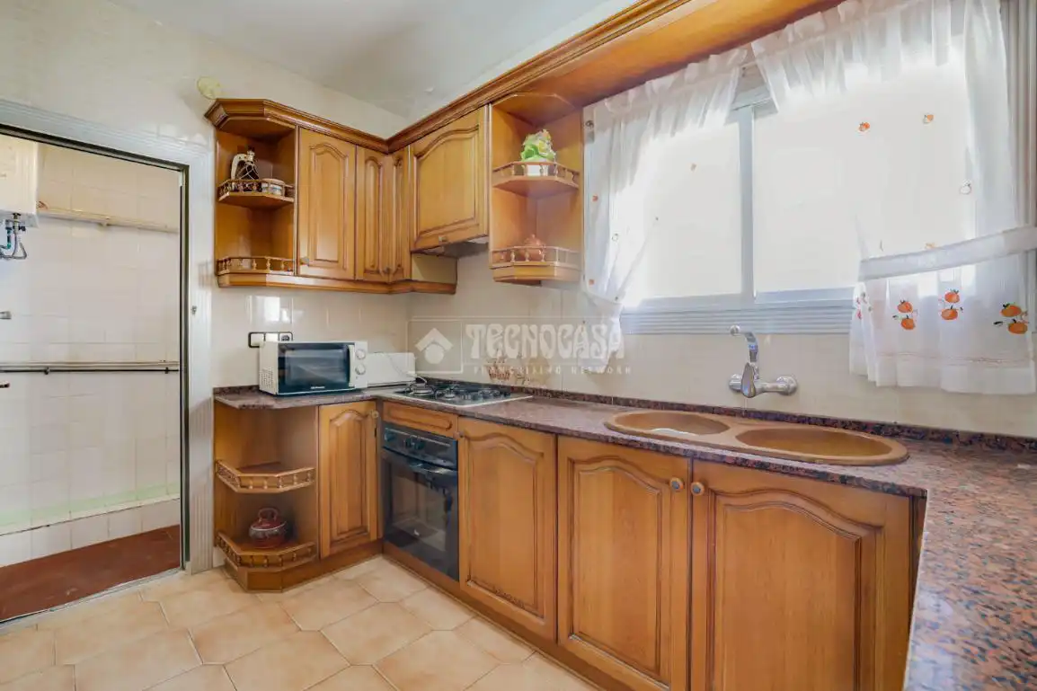 Cocina de Piso en venta en Sant Vicenç Dels Horts con Aire acondicionado y Alarma
