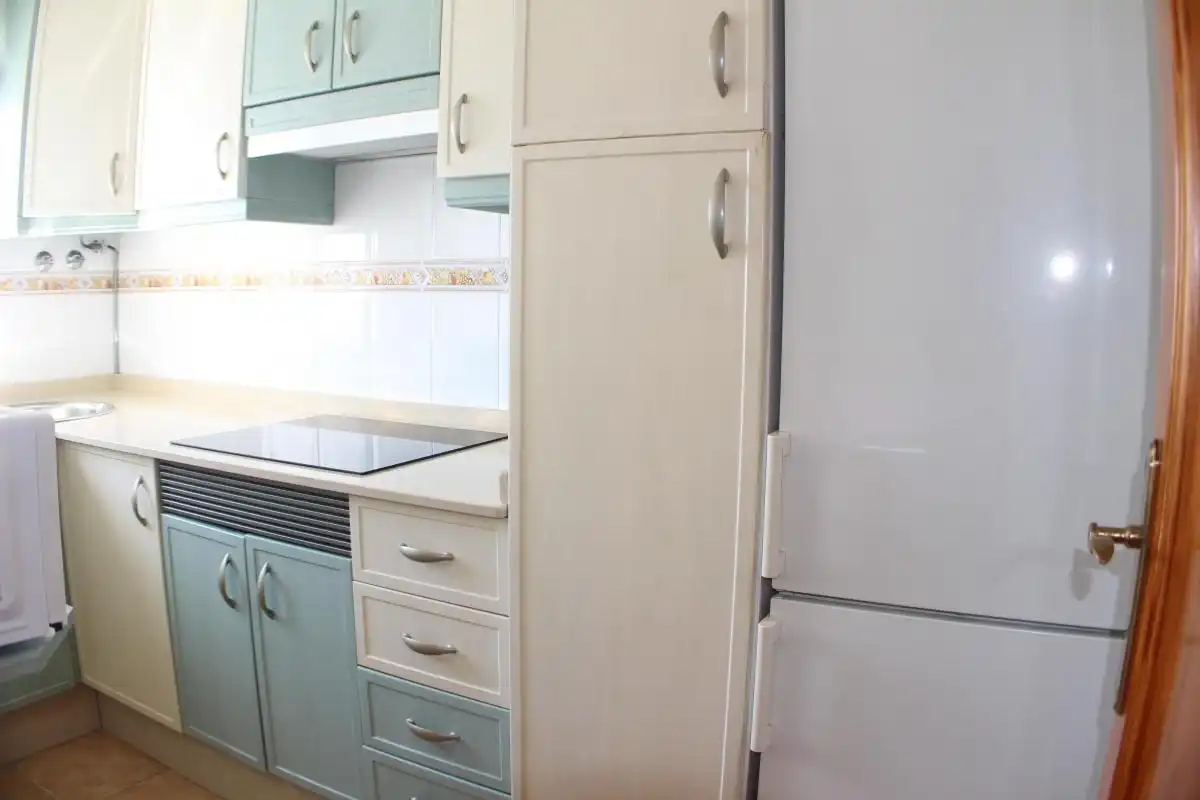 Cocina de Apartamento en venta en Chiclana de la Frontera con Aire acondicionado, Amueblado y Piscina comunitaria