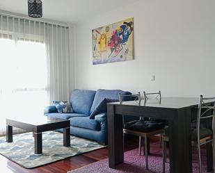Sala d'estar de Apartament de lloguer en Teo amb Calefacció, Parquet i Moblat