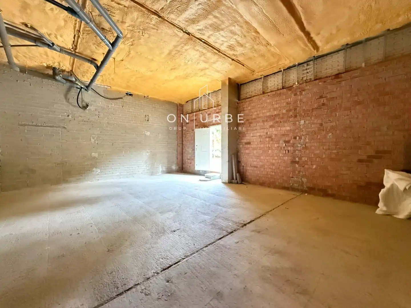 Office for sale in L'Hospitalet de Llobregat  with Air Conditioner