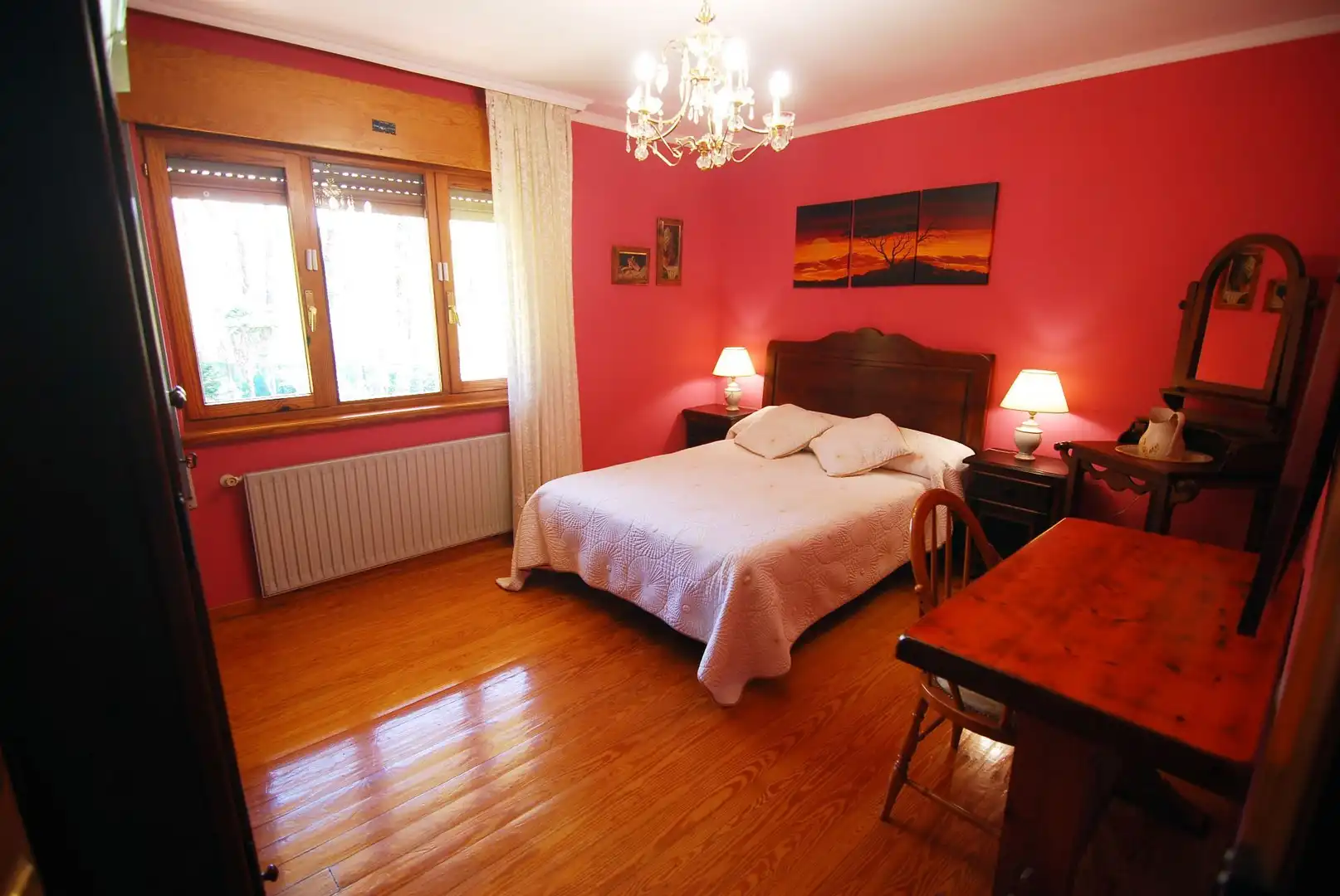 Habitación de Casa o chalet en venta en Cangas de Onís con Calefacción, Jardín privado y Amueblado