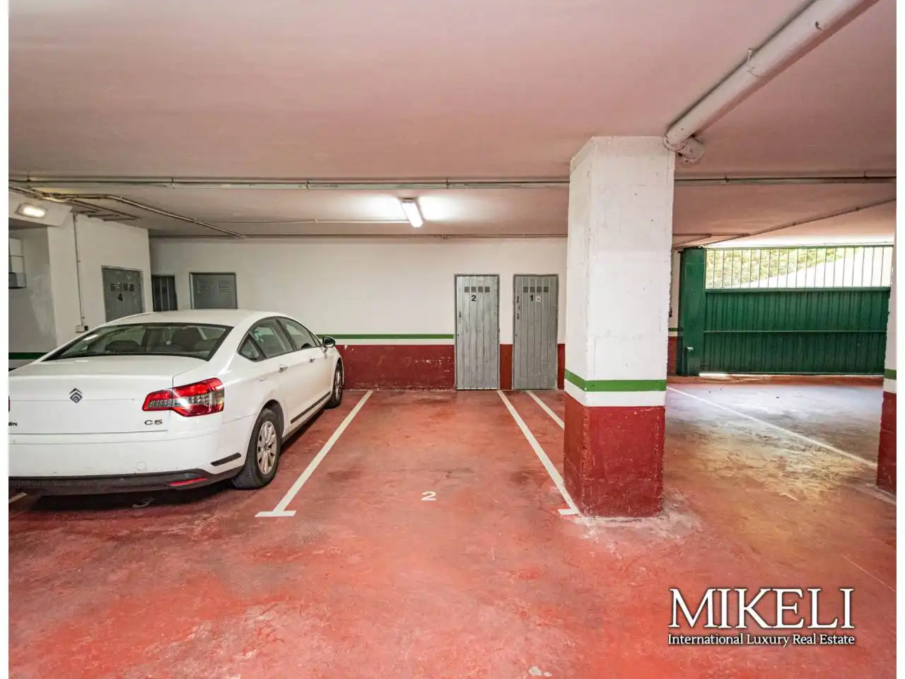 Aparcament de Pis en venda en Santander amb Calefacció, Parquet i Terrassa