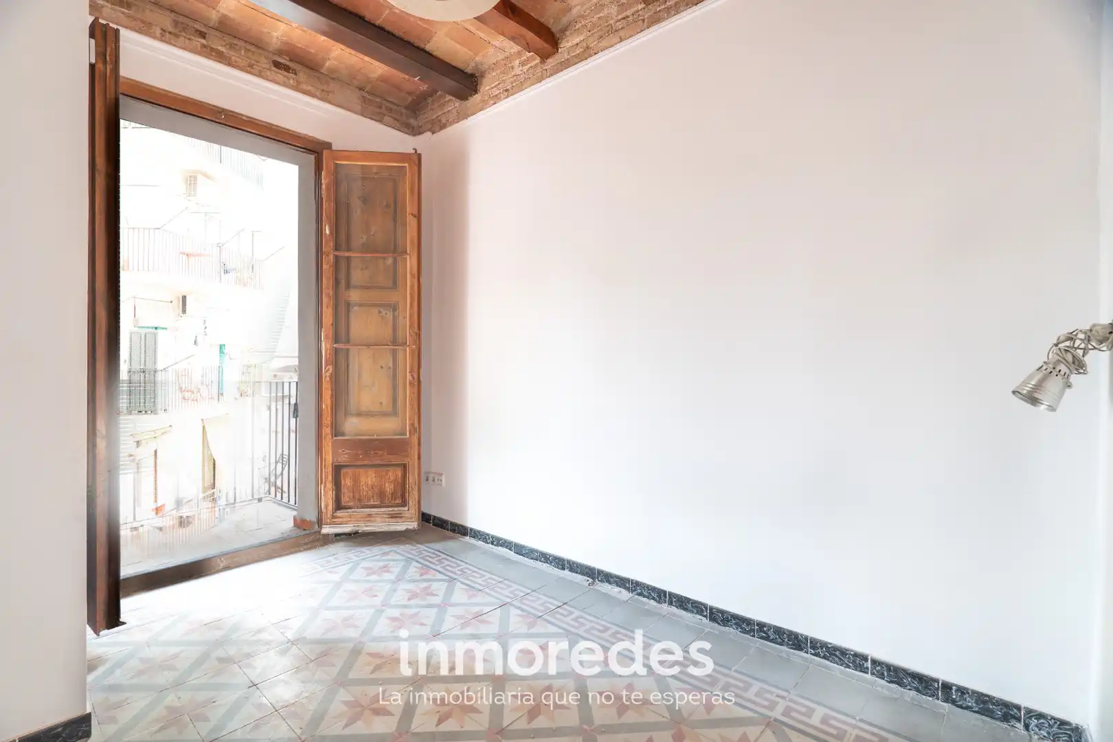 Vista exterior de Piso en venta en Barcelona con Balcón
