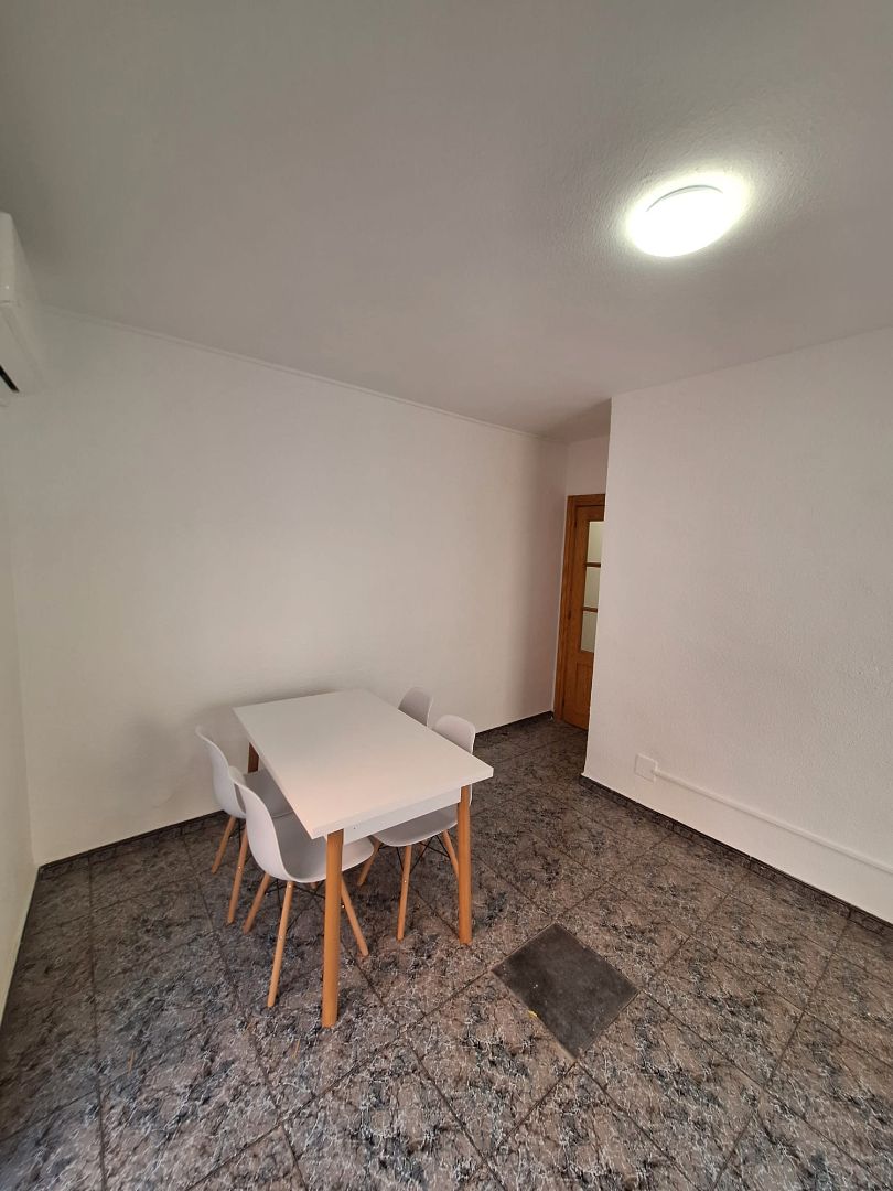 Menjador de Pis de lloguer en  Murcia Capital amb Aire condicionat, Forn i Rentadora