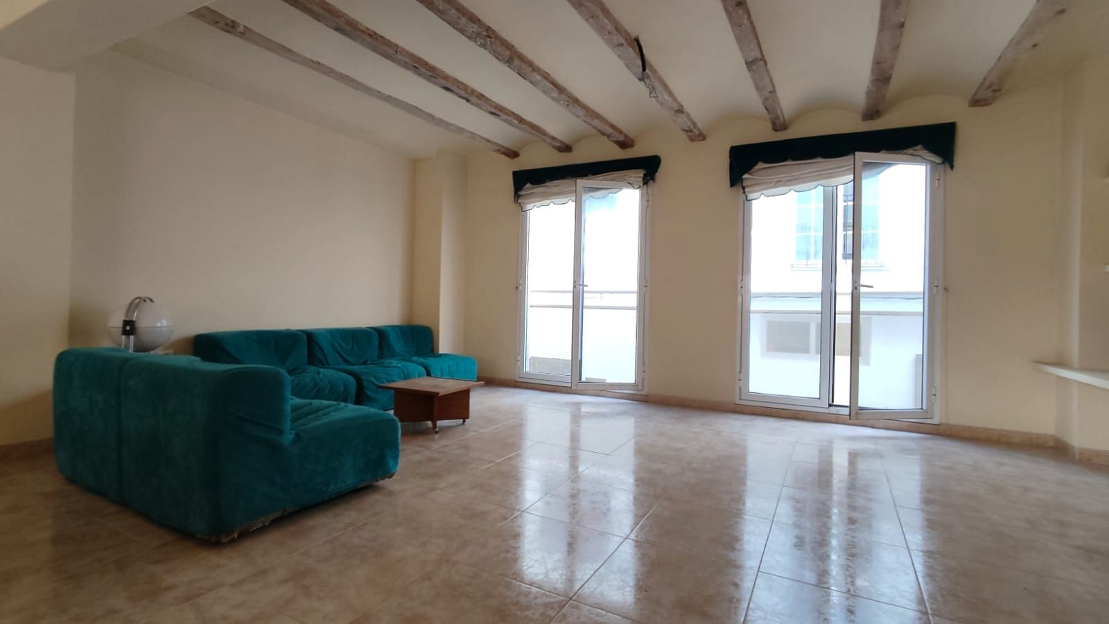 Sala d'estar de Casa adosada en venda en Yátova amb Terrassa i Traster