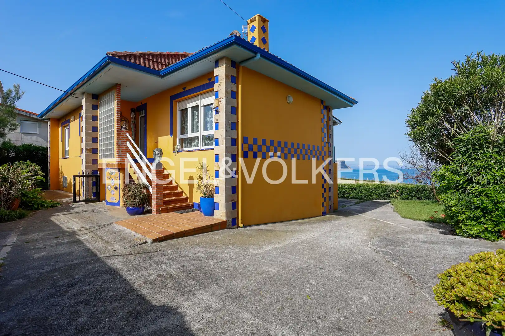 Exterior view of Houses for sale in Bareyo  with Heating, Private garden and Balcony