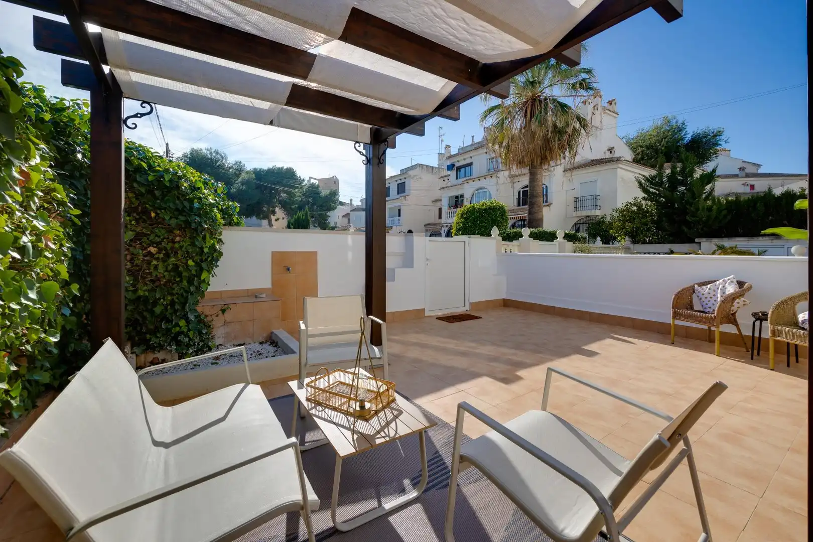 Terrassa de Casa o xalet en venda en Torrevieja amb Aire condicionat, Jardí privat i Moblat