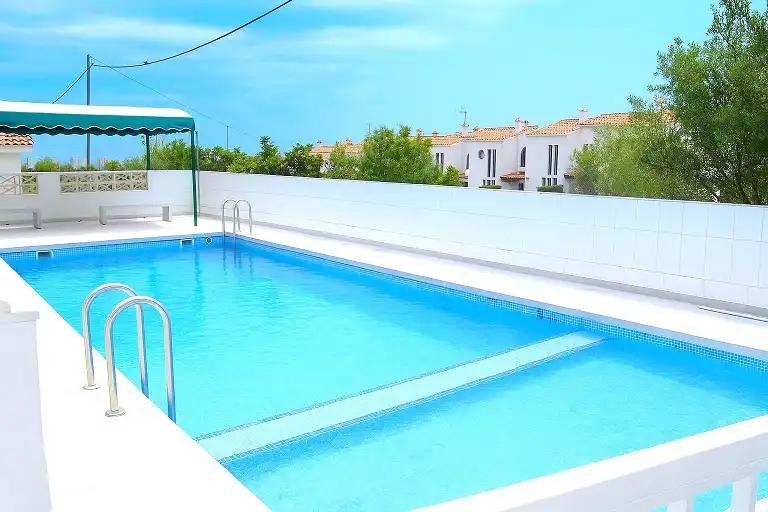 Schwimmbecken von Haus oder Chalet zur Miete in Peñíscola / Peníscola mit Privatgarten, Terrasse und Möbliert