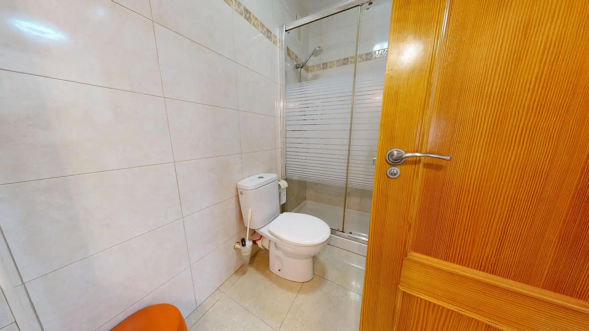 Baño de Apartamento de alquiler en Torrevieja con Aire acondicionado, Amueblado y Balcón