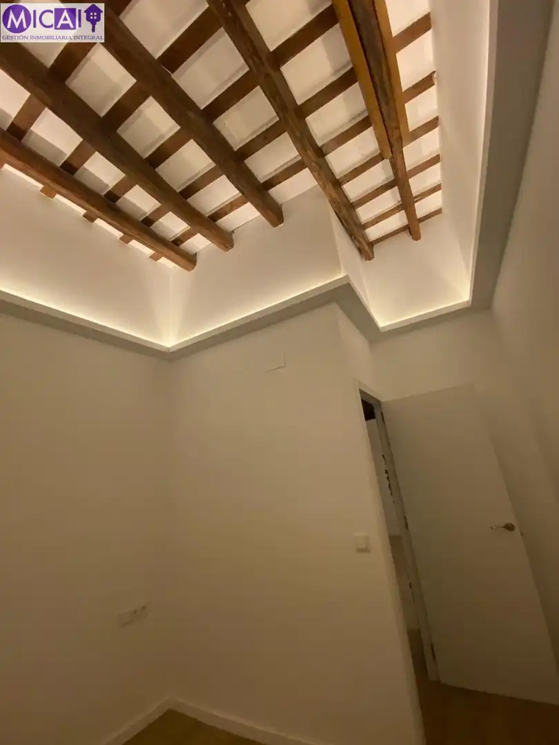 Planta baixa en venda en Cádiz amb Moblat