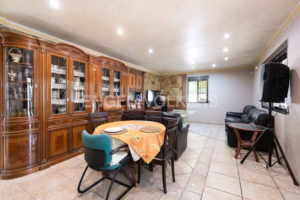 Casa o chalet en venta en Sagunto / Sagunt con Aire acondicionado, Calefacción y Jardín privado