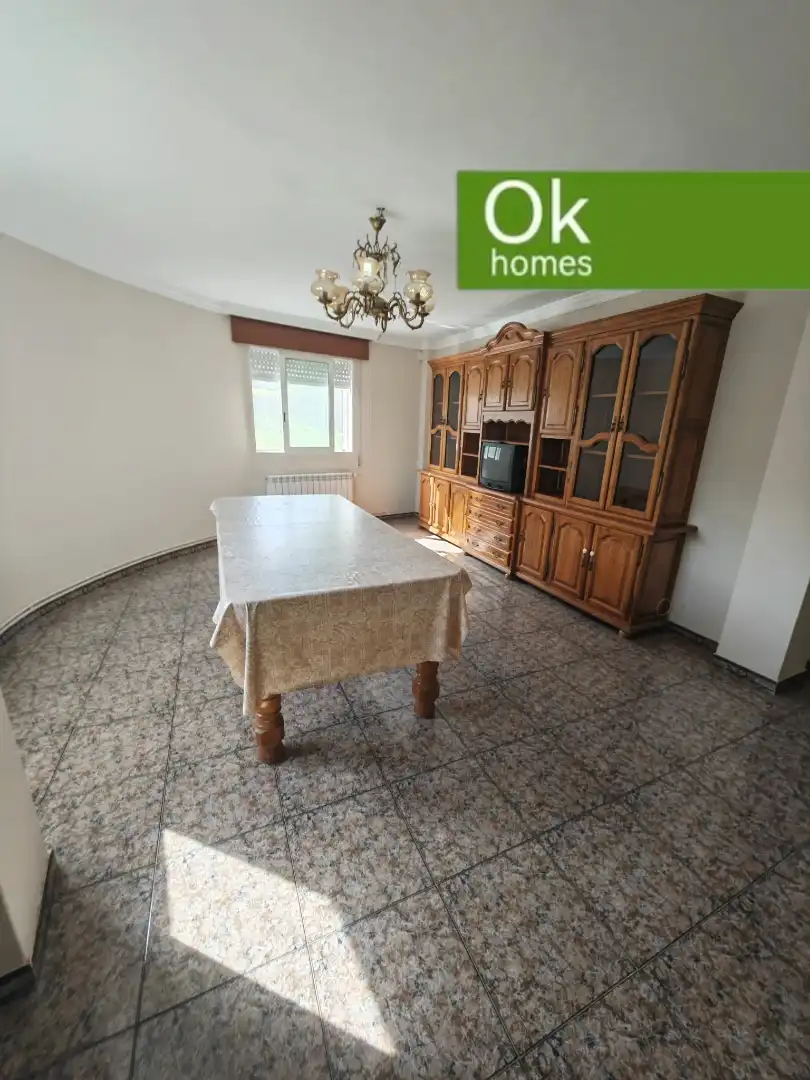 Comedor de Casa o chalet en venta en Friol con Calefacción, Jardín privado y Trastero