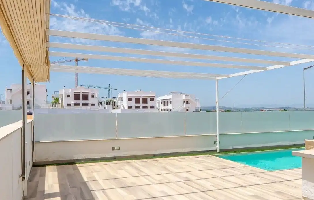 Chalet con piscina en venta en Los Balcones - Los Altos, imagen 3