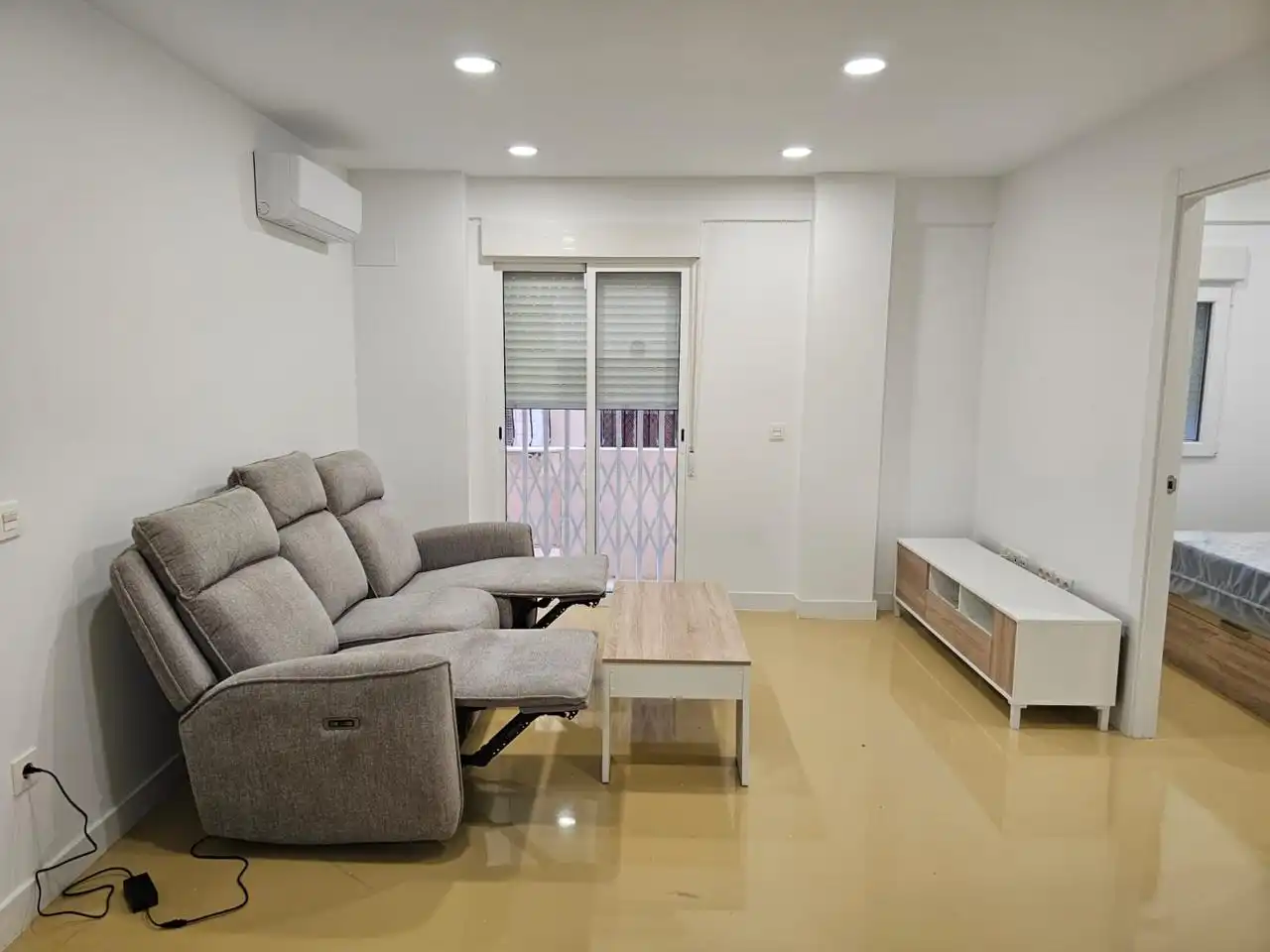 Sala de estar de Piso de alquiler en Almería con Aire acondicionado y Amueblado