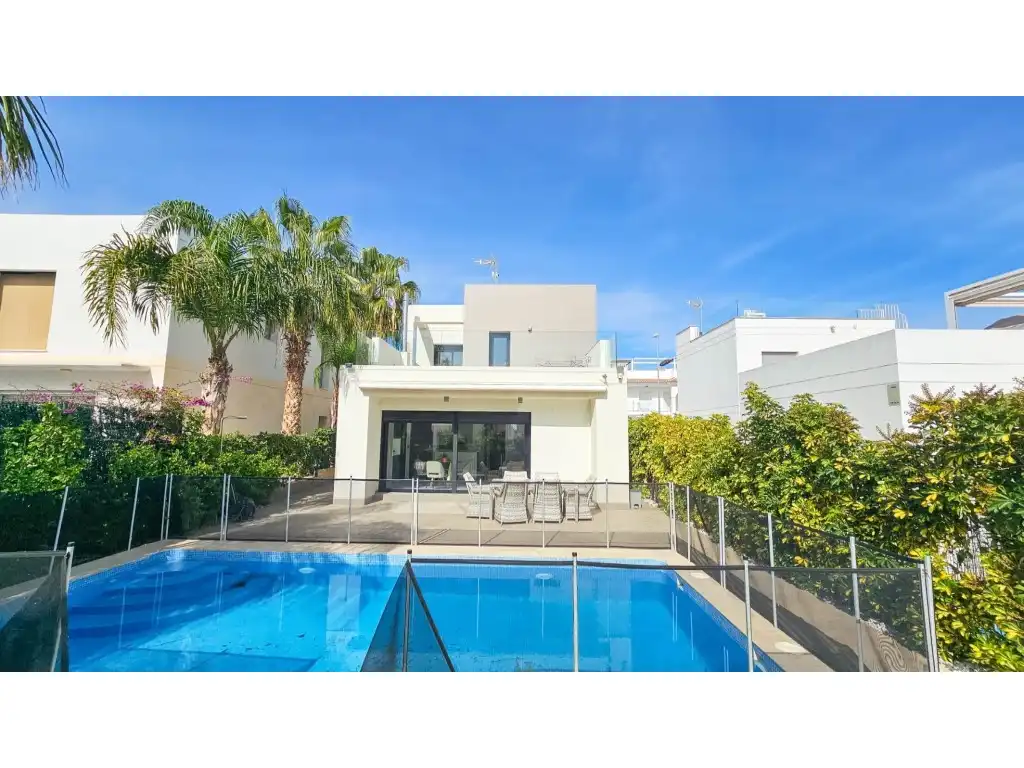 Casa amb piscina en venda a Calle Numero Tres, imagen 24