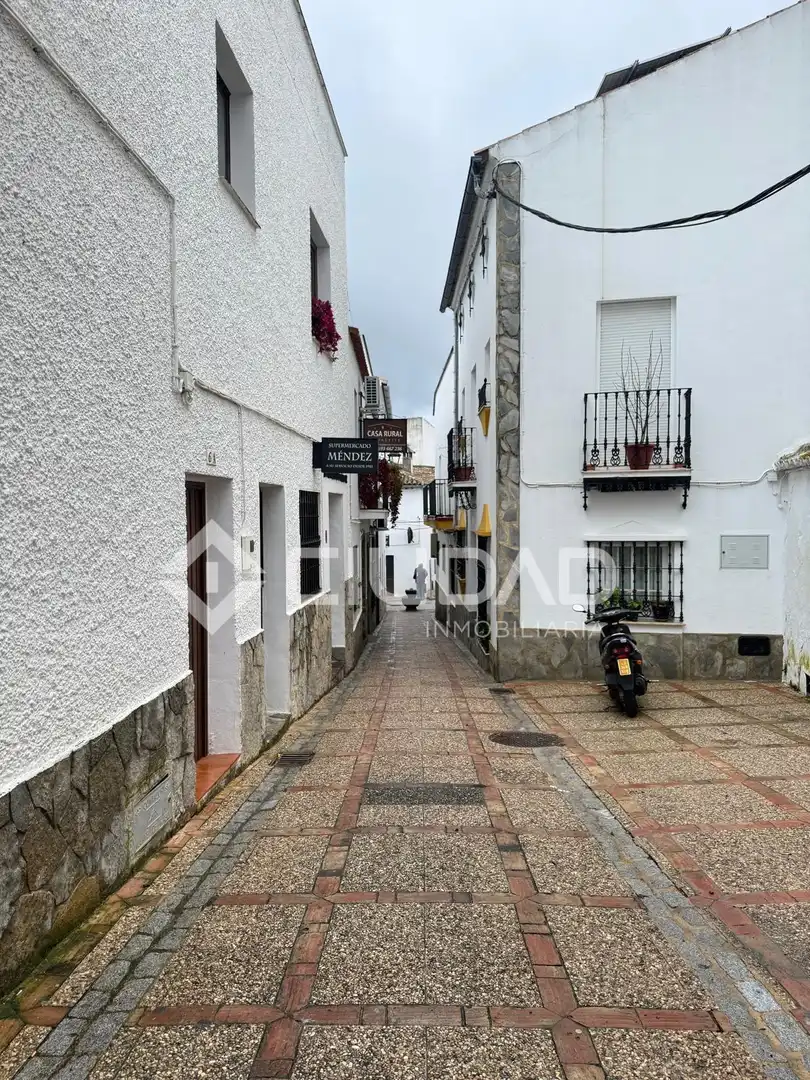 Vista exterior de Piso en venta en El Bosque con Aire acondicionado, Amueblado y Alarma