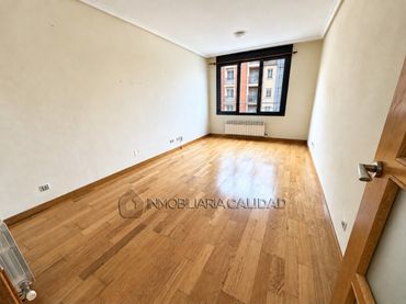 Flat with lift for sale in Capiscol - Gamonal