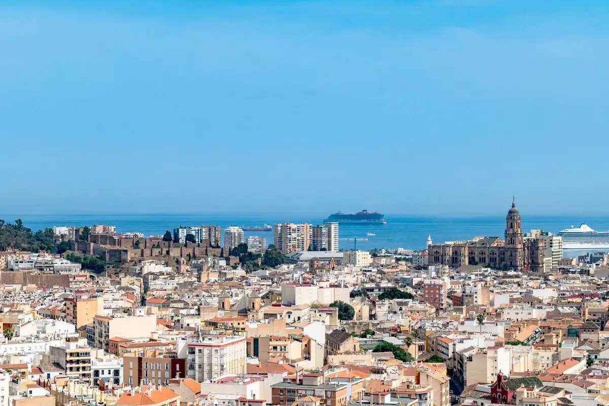 Vista exterior de Apartament en venda en Málaga amb Aire condicionat, Terrassa i Moblat