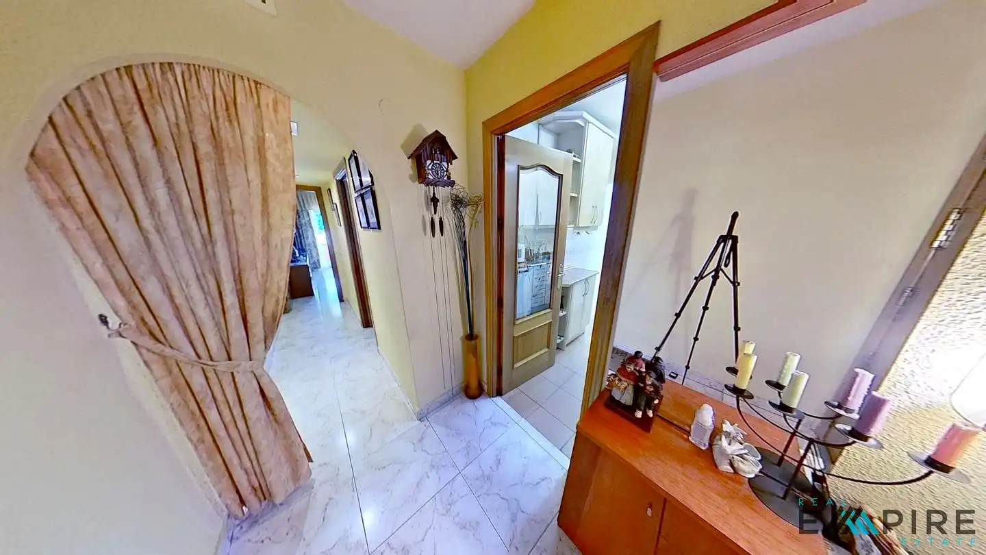 Flat for sale in Parla  with Air Conditioner, Heating and Terrace