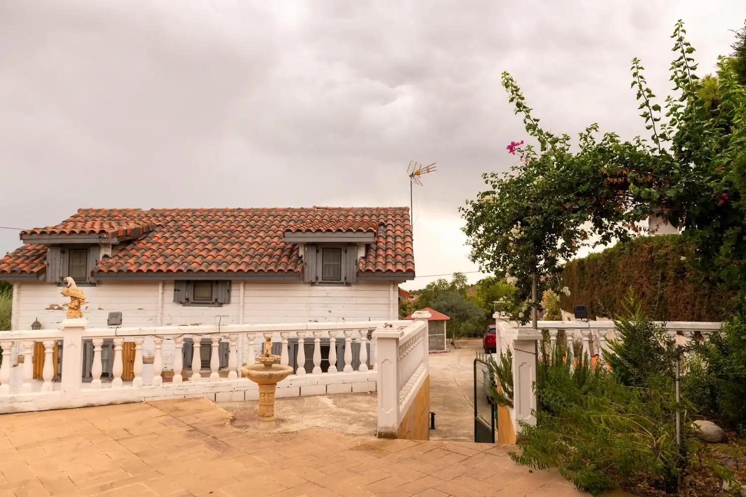 Vista exterior de Casa o xalet en venda en Alicante / Alacant amb Aire condicionat, Calefacció i Jardí privat