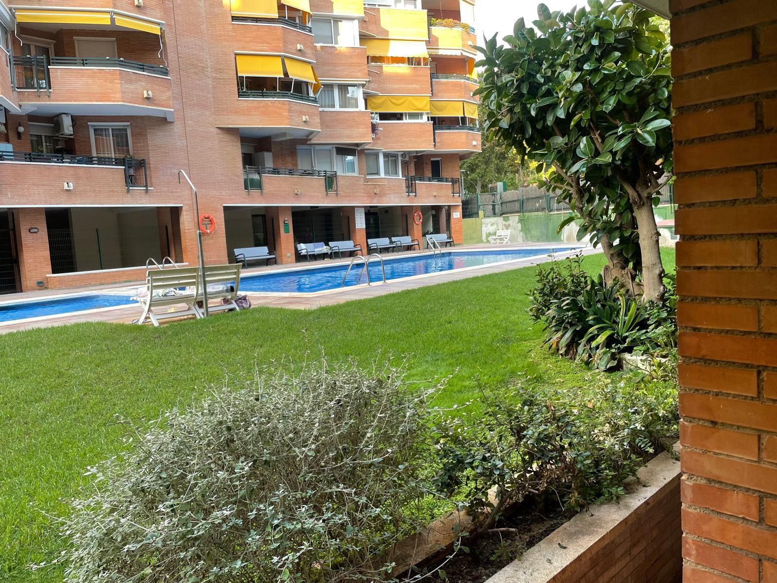 Swimming pool of Apartment for sale in Premià de Mar  with Air Conditioner, Heating and Private garden