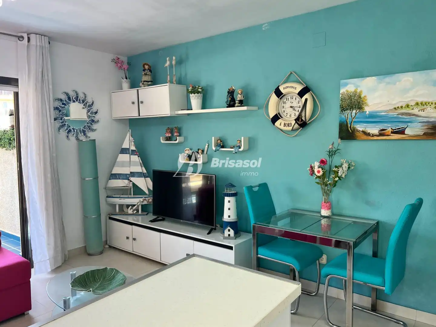 Living room of Flat for sale in Salou  with Air Conditioner, Terrace and Community pool