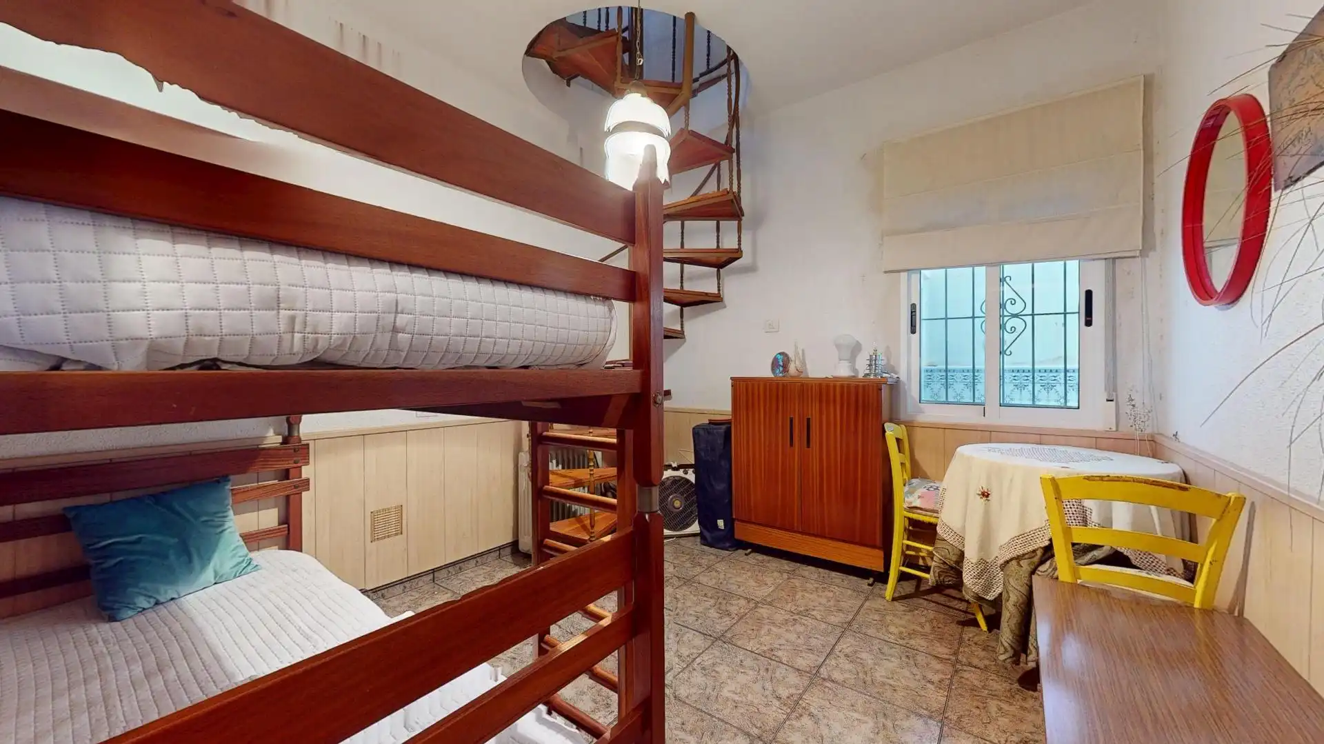 Dormitori de Casa o xalet en venda en Pilar de la Horadada amb Jardí privat