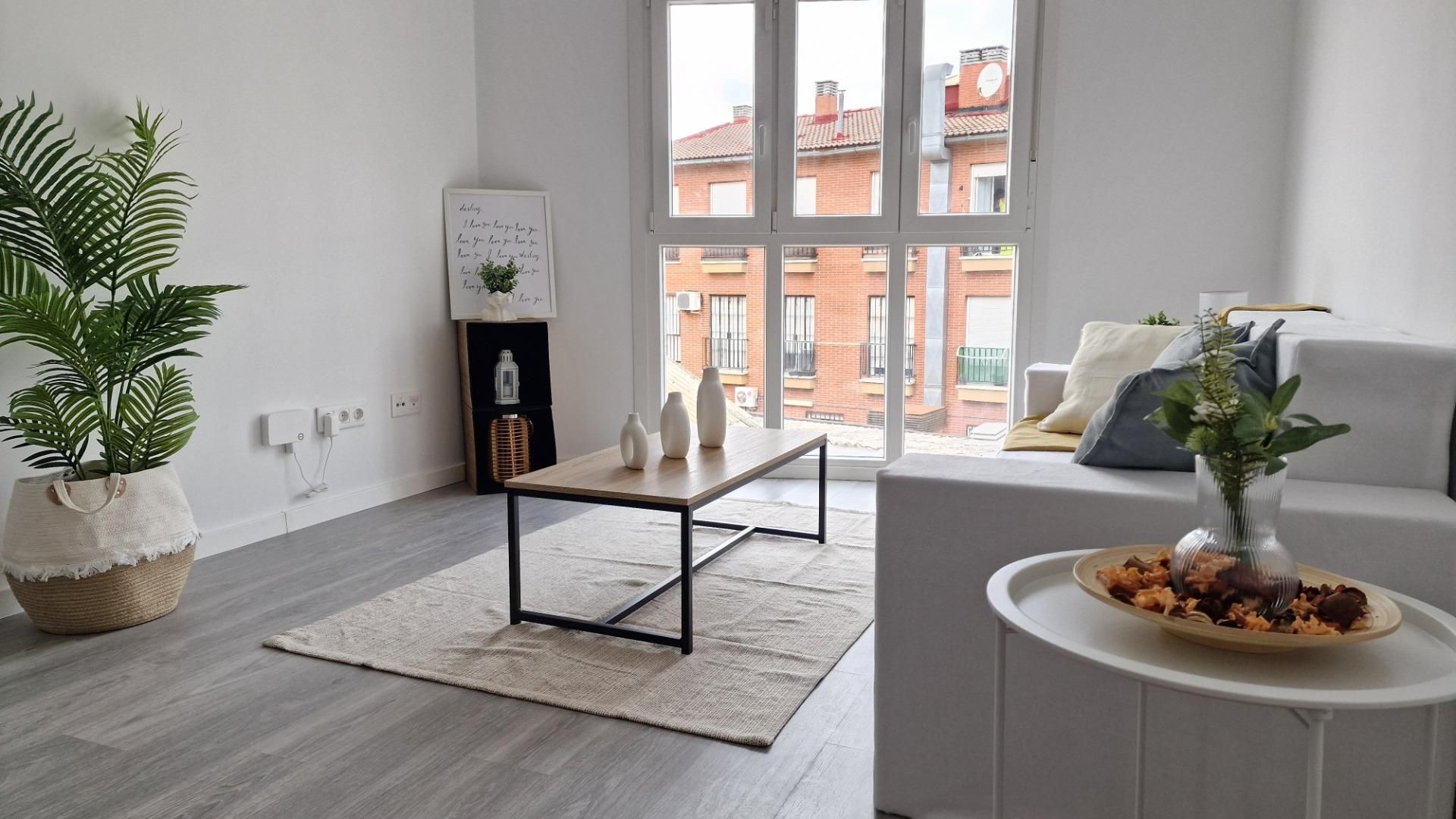 Living room of Flat for sale in  Madrid Capital  with Air Conditioner, Heating and Storage room