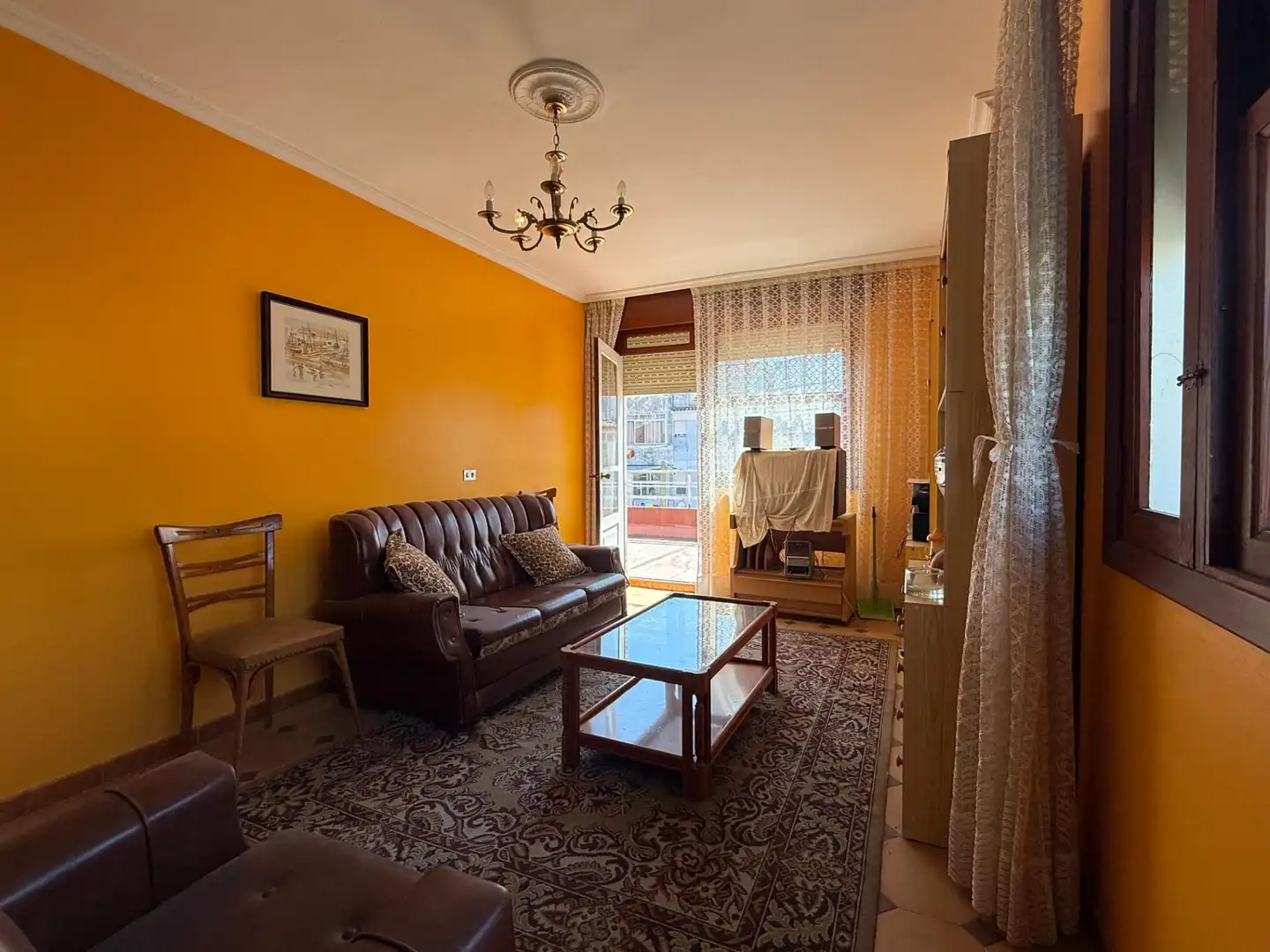Sala d'estar de Casa o xalet en venda en Vigo  amb Terrassa i Balcó