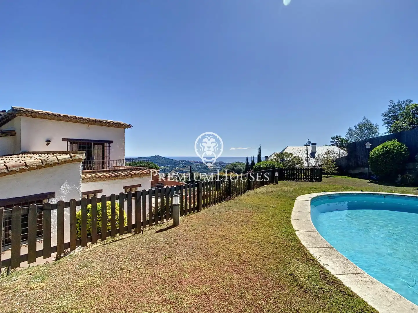 Casa con piscina en venta en Nucli Urbà, imagen 3