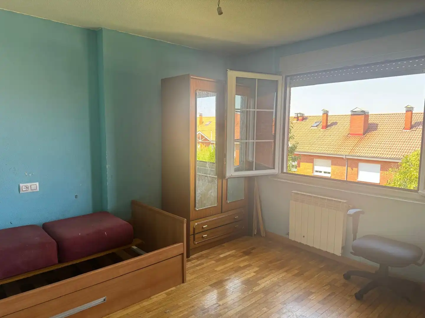 Bedroom of Detached homes for sale in Sariegos  with Heating, Private garden and Community pool
