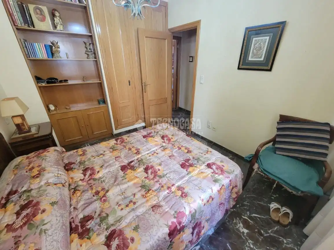 Bedroom of Flat for sale in Zaragoza