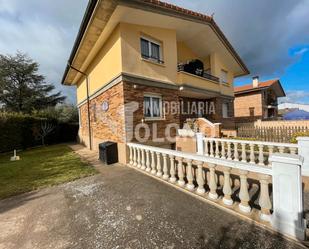 Vista exterior de Casa adosada en venda en Casalarreina amb Calefacció, Jardí privat i Parquet